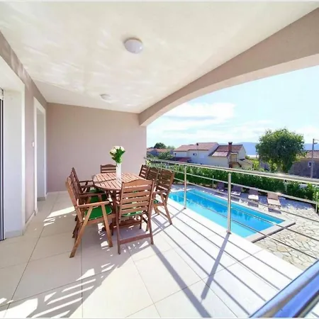Villa Cozy With Pool Krk Town