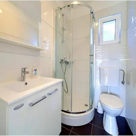 Cozy With Pool * Linardići