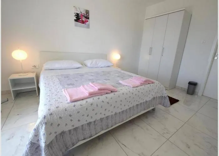 Cozy With Pool * Linardići