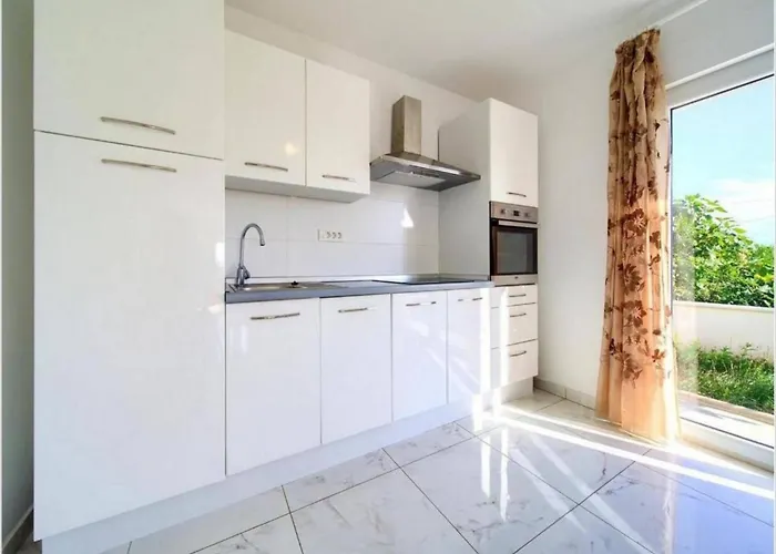 Cozy With Pool Villa *