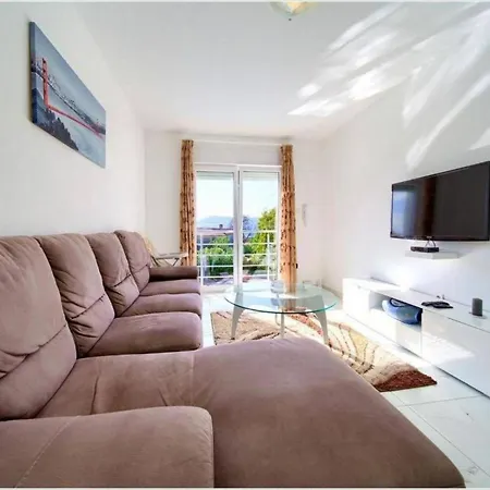 Villa Cozy With Pool Linardići