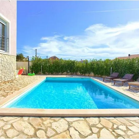 Cozy With Pool