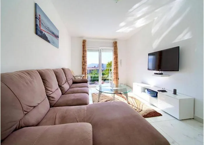 Villa Cozy With Pool Linardići